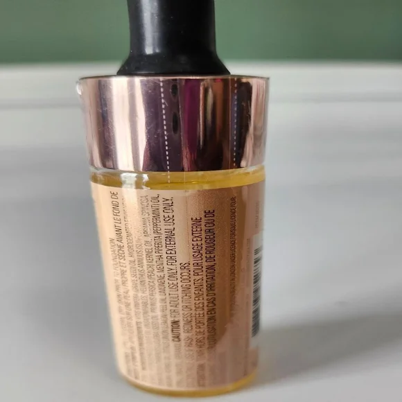 Makeup Revolution Baking Oil Makeup Primer - Picture 3 of 3